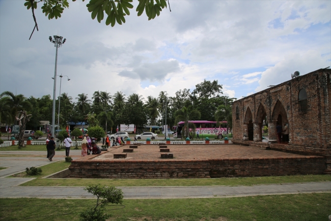 Tayland'da kubbesi bulunmayan cami: "Krue Se"